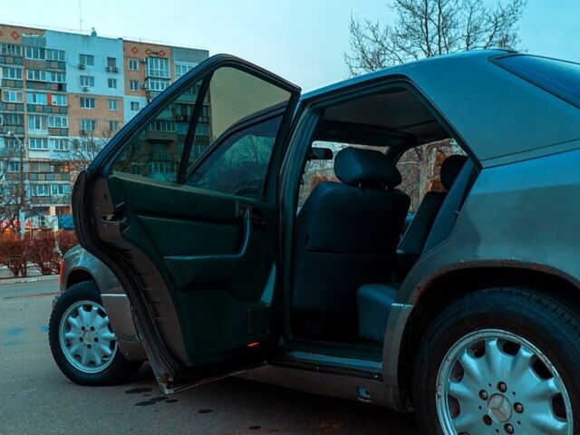 Мерседес Е-Клас, об'ємом двигуна 3 л та пробігом 1 тис. км за 1800 $, фото 3 на Automoto.ua