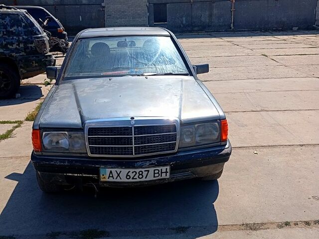 Мерседес Е-Класс, объемом двигателя 2 л и пробегом 365 тыс. км за 1100 $, фото 2 на Automoto.ua