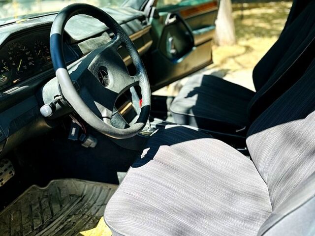 Мерседес Е-Класс, объемом двигателя 2.3 л и пробегом 500 тыс. км за 650 $, фото 6 на Automoto.ua