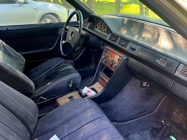 Мерседес Е-Класс, объемом двигателя 2.6 л и пробегом 0 тыс. км за 800 $, фото 1 на Automoto.ua