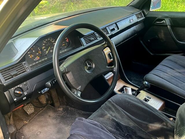 Мерседес Е-Класс, объемом двигателя 2.6 л и пробегом 0 тыс. км за 800 $, фото 2 на Automoto.ua