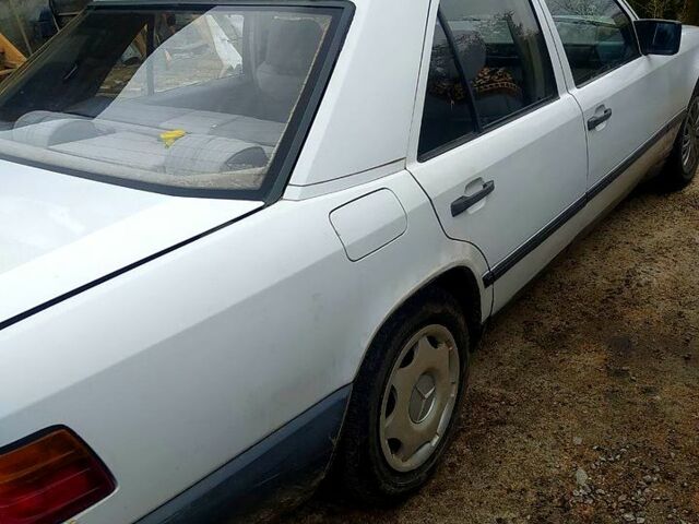Мерседес Е-Клас, об'ємом двигуна 20 л та пробігом 359 тис. км за 1999 $, фото 2 на Automoto.ua