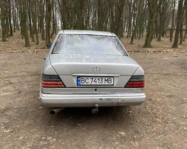 Мерседес Е-Клас, об'ємом двигуна 2.3 л та пробігом 100 тис. км за 1700 $, фото 5 на Automoto.ua