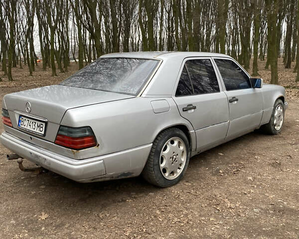 Мерседес Е-Клас, об'ємом двигуна 2.3 л та пробігом 100 тис. км за 1700 $, фото 4 на Automoto.ua