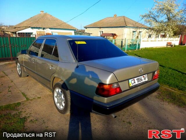 Мерседес Е-Клас, об'ємом двигуна 23 л та пробігом 0 тис. км за 2900 $, фото 3 на Automoto.ua