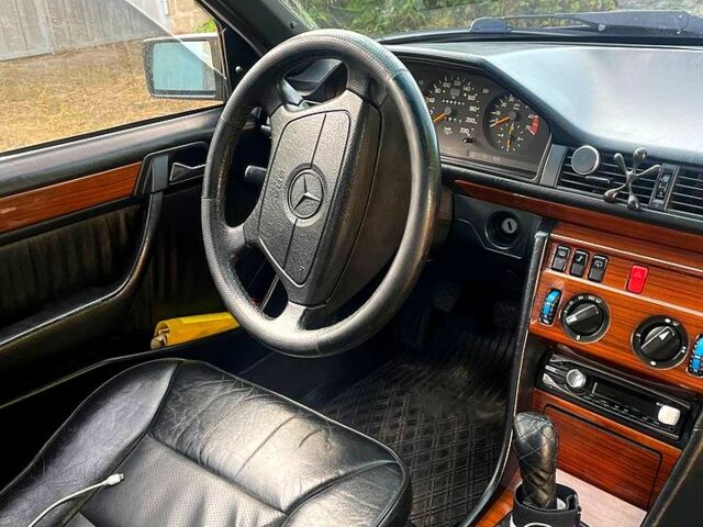 Мерседес Е-Класс, объемом двигателя 2.3 л и пробегом 200 тыс. км за 3000 $, фото 3 на Automoto.ua