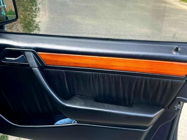 Мерседес Е-Класс, объемом двигателя 2.3 л и пробегом 200 тыс. км за 3000 $, фото 7 на Automoto.ua