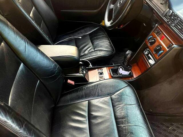 Мерседес Е-Класс, объемом двигателя 2.3 л и пробегом 200 тыс. км за 3000 $, фото 8 на Automoto.ua