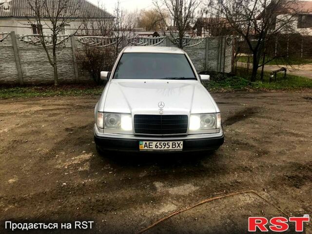 Мерседес Е-Клас, об'ємом двигуна 2.6 л та пробігом 367 тис. км за 2500 $, фото 3 на Automoto.ua