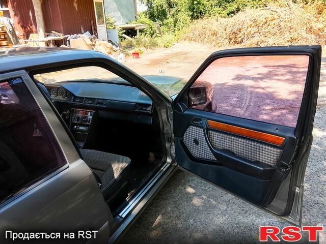 Мерседес Е-Класс, объемом двигателя 2.3 л и пробегом 0 тыс. км за 1000 $, фото 7 на Automoto.ua