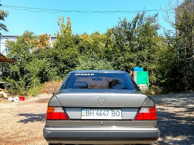 Мерседес Е-Класс, объемом двигателя 2.3 л и пробегом 0 тыс. км за 1000 $, фото 1 на Automoto.ua