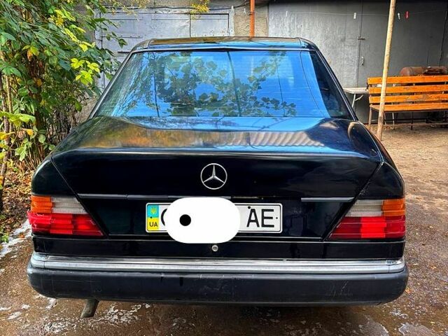 Мерседес Е-Класс, объемом двигателя 2.3 л и пробегом 500 тыс. км за 1550 $, фото 3 на Automoto.ua