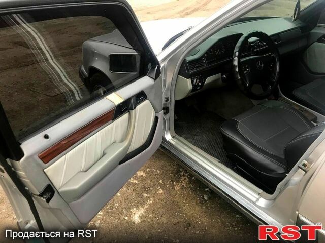 Мерседес Е-Клас, об'ємом двигуна 2.6 л та пробігом 367 тис. км за 2500 $, фото 1 на Automoto.ua