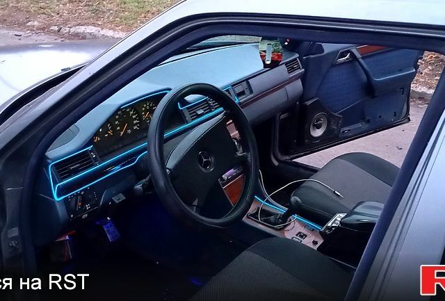 Мерседес Е-Класс, объемом двигателя 2.3 л и пробегом 475 тыс. км за 1560 $, фото 4 на Automoto.ua