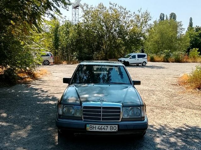 Мерседес Е-Класс, объемом двигателя 2.3 л и пробегом 0 тыс. км за 1000 $, фото 3 на Automoto.ua