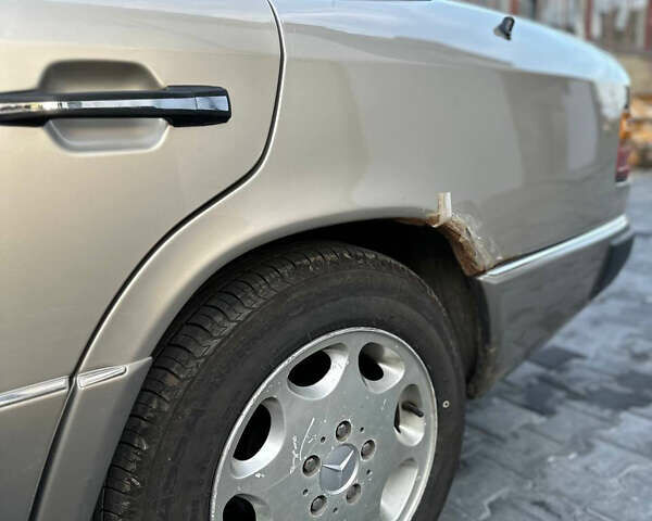 Мерседес Е-Класс, объемом двигателя 2.5 л и пробегом 276 тыс. км за 3500 $, фото 4 на Automoto.ua