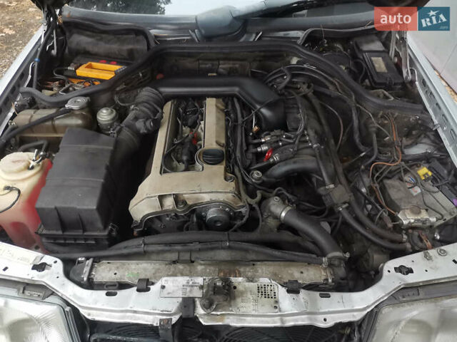 Мерседес Е-Класс, объемом двигателя 2.8 л и пробегом 300 тыс. км за 2700 $, фото 1 на Automoto.ua