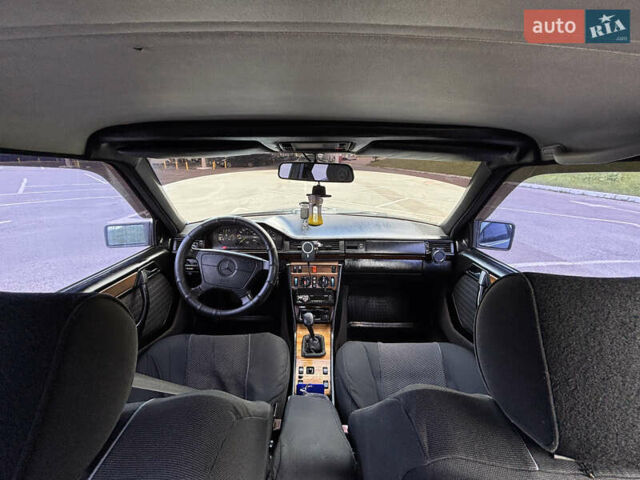 Мерседес Е-Класс, объемом двигателя 3 л и пробегом 284 тыс. км за 2950 $, фото 9 на Automoto.ua