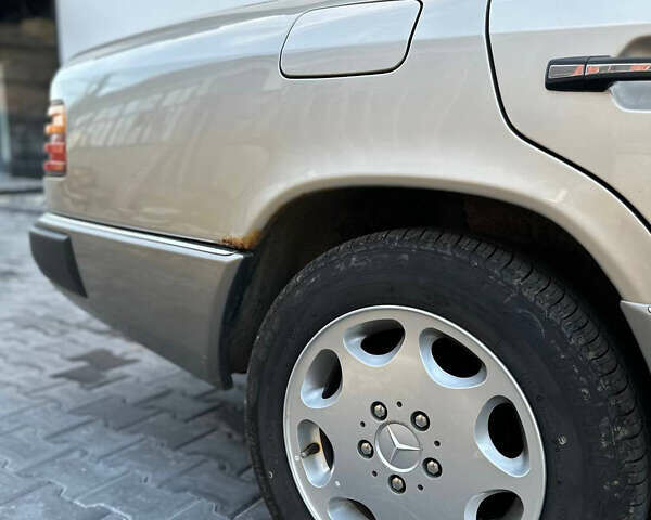 Мерседес Е-Класс, объемом двигателя 2.5 л и пробегом 276 тыс. км за 3500 $, фото 5 на Automoto.ua