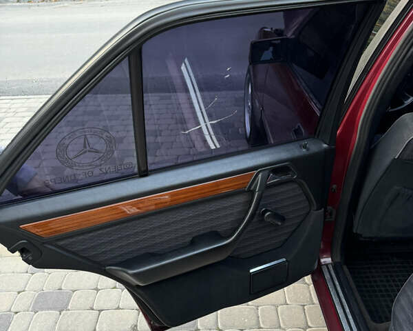 Мерседес Е-Класс, объемом двигателя 2.2 л и пробегом 386 тыс. км за 4800 $, фото 17 на Automoto.ua