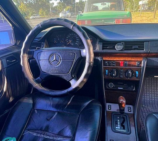 Мерседес Е-Класс, объемом двигателя 2.8 л и пробегом 489 тыс. км за 2000 $, фото 7 на Automoto.ua