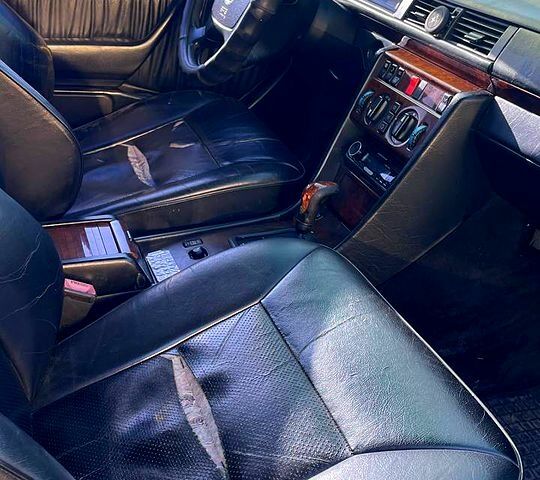 Мерседес Е-Класс, объемом двигателя 2.8 л и пробегом 489 тыс. км за 2000 $, фото 5 на Automoto.ua