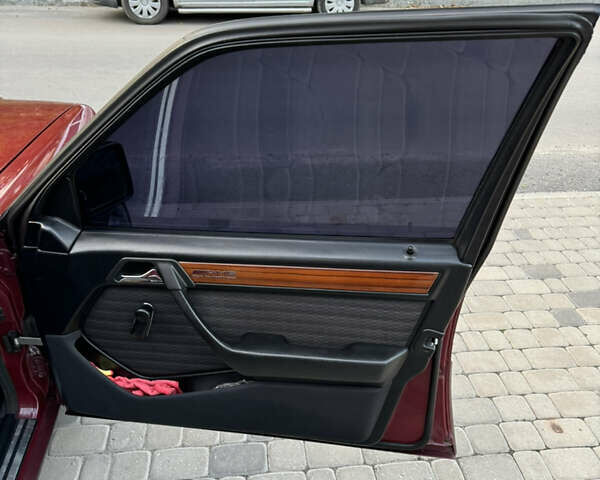 Мерседес Е-Класс, объемом двигателя 2.2 л и пробегом 386 тыс. км за 4800 $, фото 9 на Automoto.ua