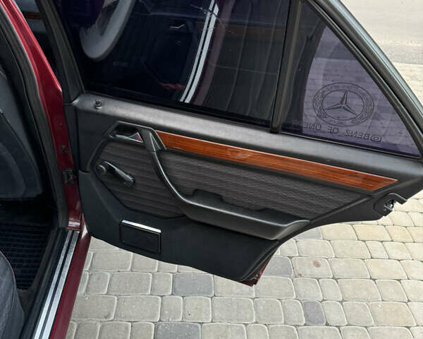 Мерседес Е-Класс, объемом двигателя 2.2 л и пробегом 386 тыс. км за 4800 $, фото 11 на Automoto.ua
