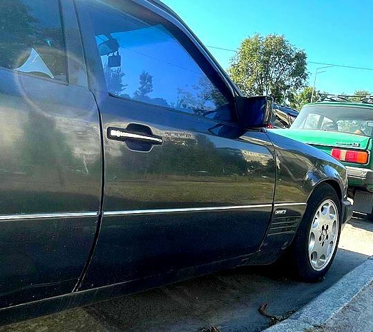 Мерседес Е-Класс, объемом двигателя 2.8 л и пробегом 489 тыс. км за 2000 $, фото 1 на Automoto.ua