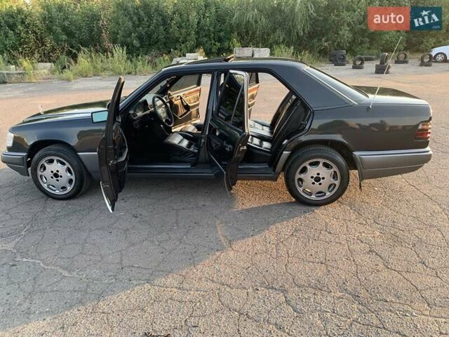 Мерседес Е-Класс, объемом двигателя 2.5 л и пробегом 508 тыс. км за 6000 $, фото 18 на Automoto.ua