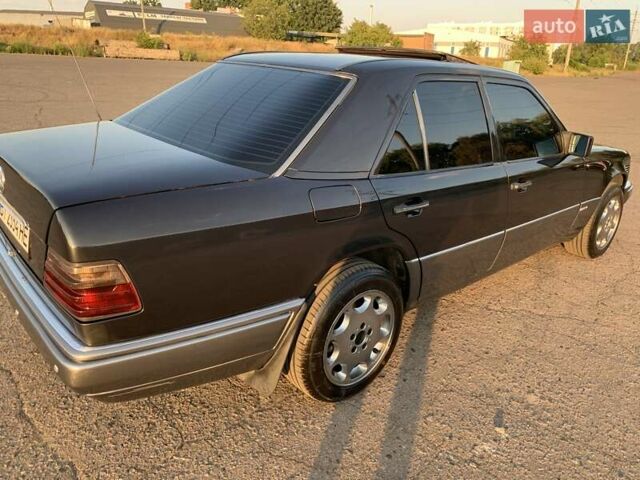 Мерседес Е-Класс, объемом двигателя 2.5 л и пробегом 508 тыс. км за 6000 $, фото 3 на Automoto.ua