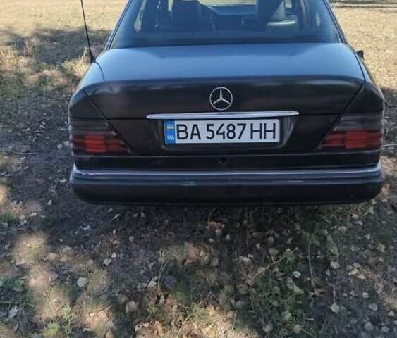 Мерседес Е-Клас, об'ємом двигуна 2 л та пробігом 350 тис. км за 3200 $, фото 2 на Automoto.ua