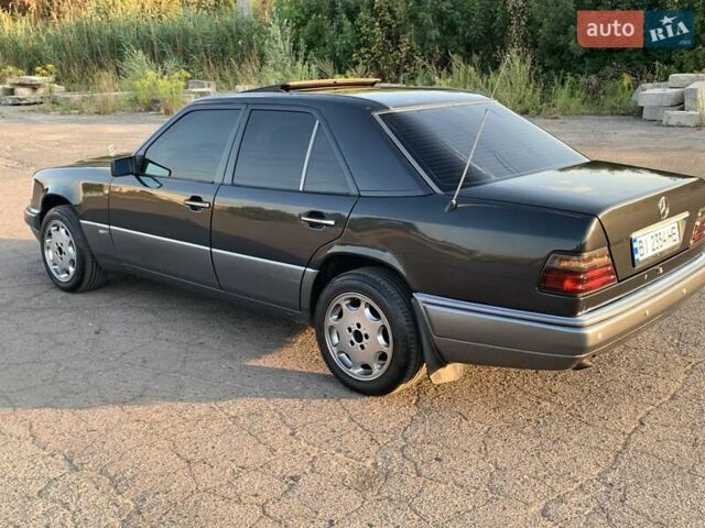 Мерседес Е-Класс, объемом двигателя 2.5 л и пробегом 508 тыс. км за 6000 $, фото 4 на Automoto.ua