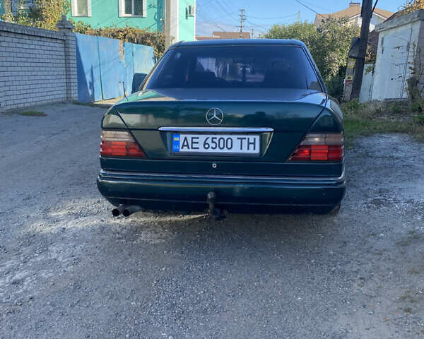 Мерседес Е-Класс, объемом двигателя 2.2 л и пробегом 494 тыс. км за 2000 $, фото 9 на Automoto.ua
