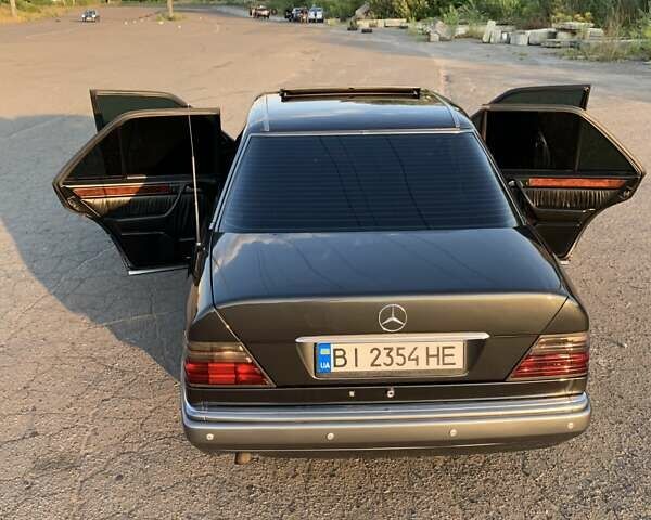 Мерседес Е-Класс, объемом двигателя 2.5 л и пробегом 508 тыс. км за 6000 $, фото 13 на Automoto.ua