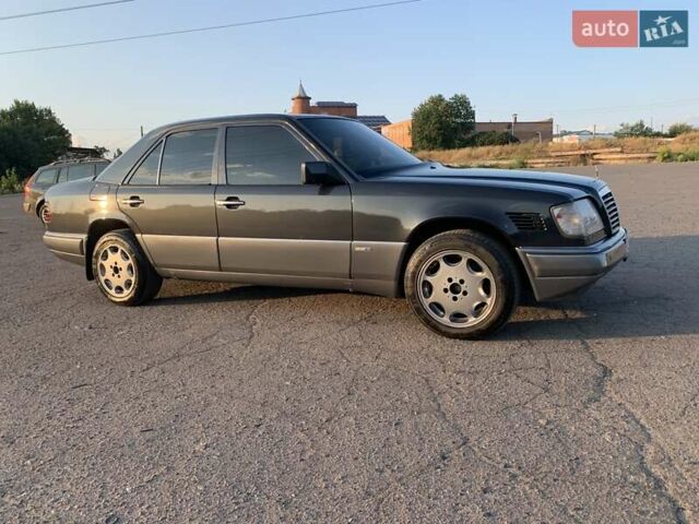 Мерседес Е-Класс, объемом двигателя 2.5 л и пробегом 508 тыс. км за 6000 $, фото 9 на Automoto.ua