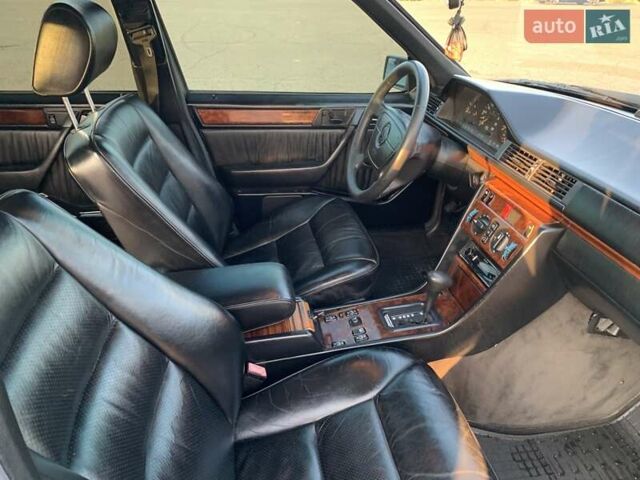 Мерседес Е-Класс, объемом двигателя 2.5 л и пробегом 508 тыс. км за 6000 $, фото 16 на Automoto.ua