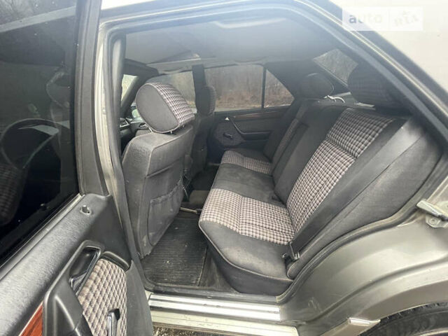 Мерседес Е-Клас, об'ємом двигуна 2.5 л та пробігом 430 тис. км за 3600 $, фото 11 на Automoto.ua