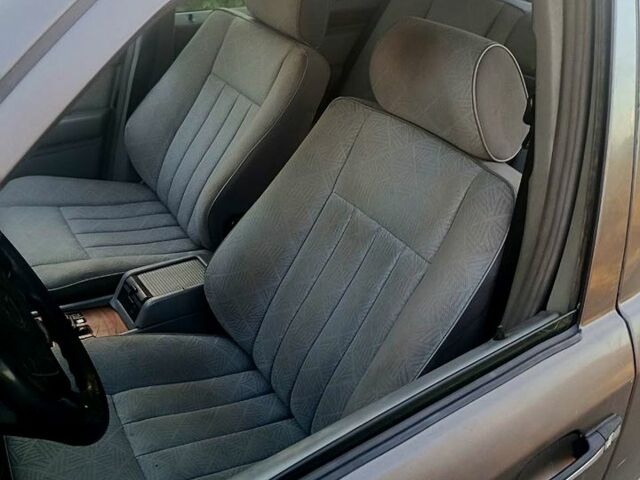 Мерседес Е-Класс, объемом двигателя 2.5 л и пробегом 200 тыс. км за 1450 $, фото 5 на Automoto.ua