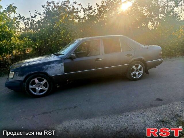 Мерседес Е-Класс, объемом двигателя 2.5 л и пробегом 200 тыс. км за 1450 $, фото 2 на Automoto.ua