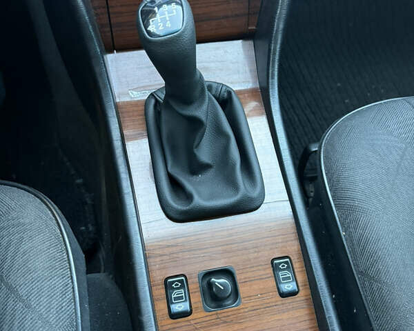 Мерседес Е-Класс 1995 в Киеве на Automoto.ua Мерседес Е-Класс, объемом двигателя 2.2 л и пробегом 400 тыс. км за 5000 $, фото 4 на Automoto.ua