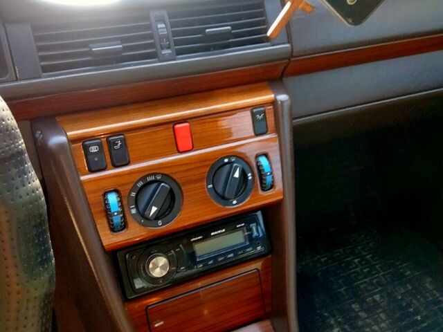 Мерседес Е-Класс, объемом двигателя 2 л и пробегом 330 тыс. км за 3000 $, фото 6 на Automoto.ua