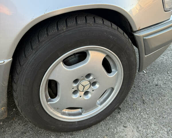 Мерседес Е-Класс 1995 в Киеве на Automoto.ua Мерседес Е-Класс, объемом двигателя 2.2 л и пробегом 400 тыс. км за 5000 $, фото 2 на Automoto.ua