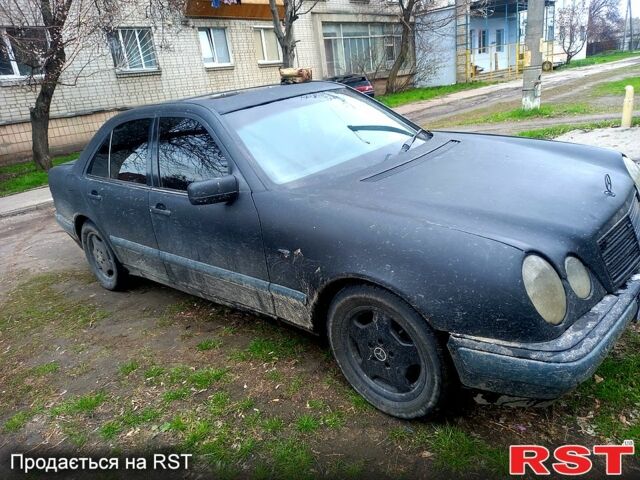 Мерседес Е-Класс, объемом двигателя 23 л и пробегом 0 тыс. км за 2600 $, фото 1 на Automoto.ua