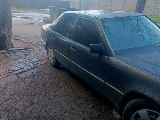 Мерседес Е-Класс, объемом двигателя 2.2 л и пробегом 111 тыс. км за 2200 $, фото 4 на Automoto.ua