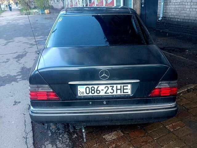 Мерседес Е-Класс, объемом двигателя 2.2 л и пробегом 111 тыс. км за 2200 $, фото 2 на Automoto.ua