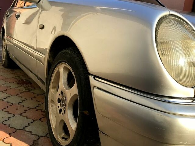 Мерседес Е-Клас, об'ємом двигуна 3.2 л та пробігом 450 тис. км за 3300 $, фото 1 на Automoto.ua