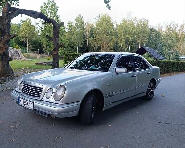 Мерседес Е-Класс, объемом двигателя 3.2 л и пробегом 530 тыс. км за 3500 $, фото 10 на Automoto.ua