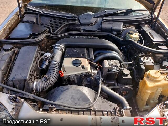 Мерседес Е-Класс, объемом двигателя 2.2 л и пробегом 0 тыс. км за 2700 $, фото 3 на Automoto.ua