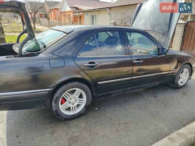 Мерседес Е-Класс, объемом двигателя 3.2 л и пробегом 415 тыс. км за 3300 $, фото 10 на Automoto.ua